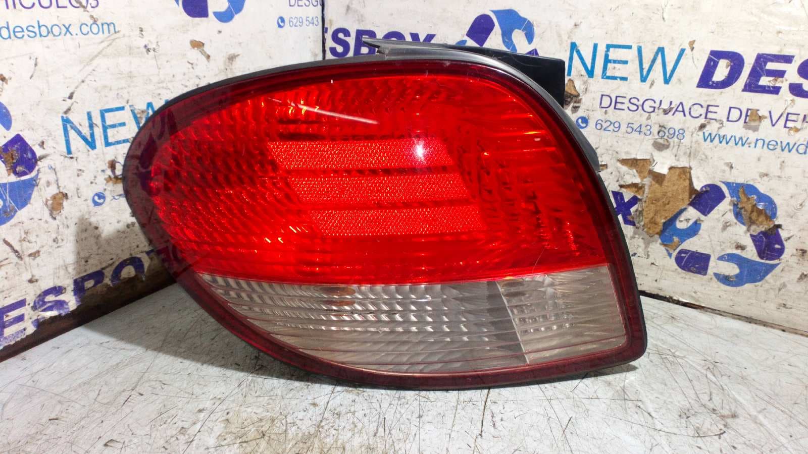 Recambio de PILOTO TRASERO IZQUIERDO para HYUNDAI COUPE (J2) 1.6 FX Coupe G4GR referencia OEM IAM 92401275   - AZUL