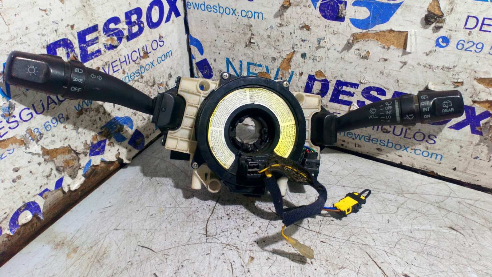 Recambio de MANDO MULTIFUNCION para HYUNDAI SANTA FE (BM) 2.2 CRDi CAT            referencia OEM IAM    - NEGRO