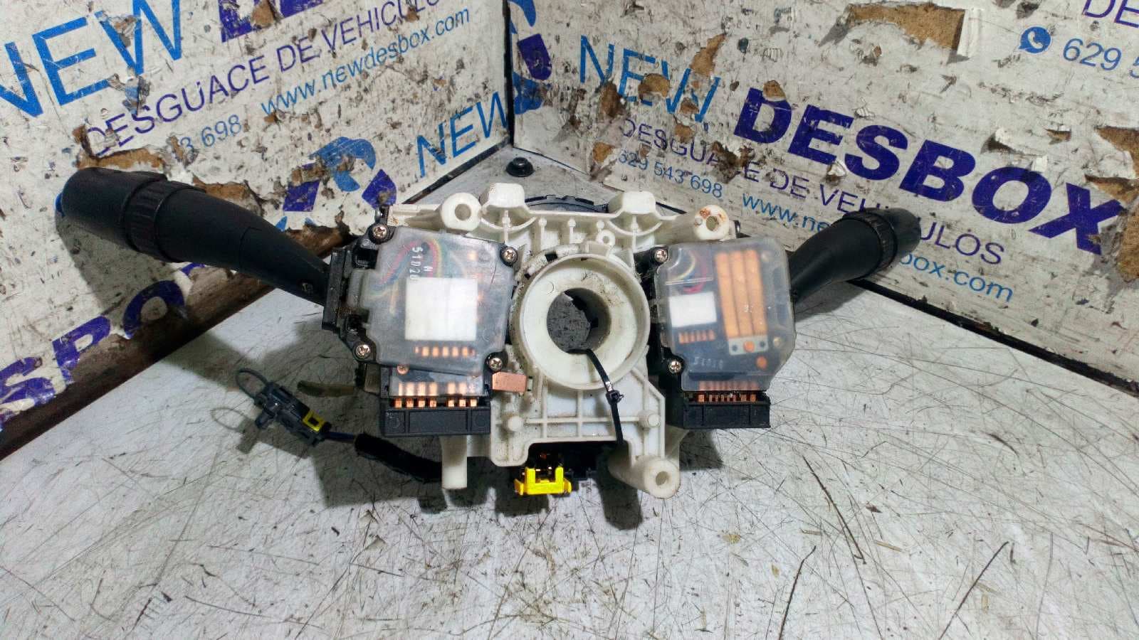 Recambio de MANDO MULTIFUNCION para HYUNDAI SANTA FE (BM) 2.2 CRDi CAT            referencia OEM IAM    - NEGRO 6