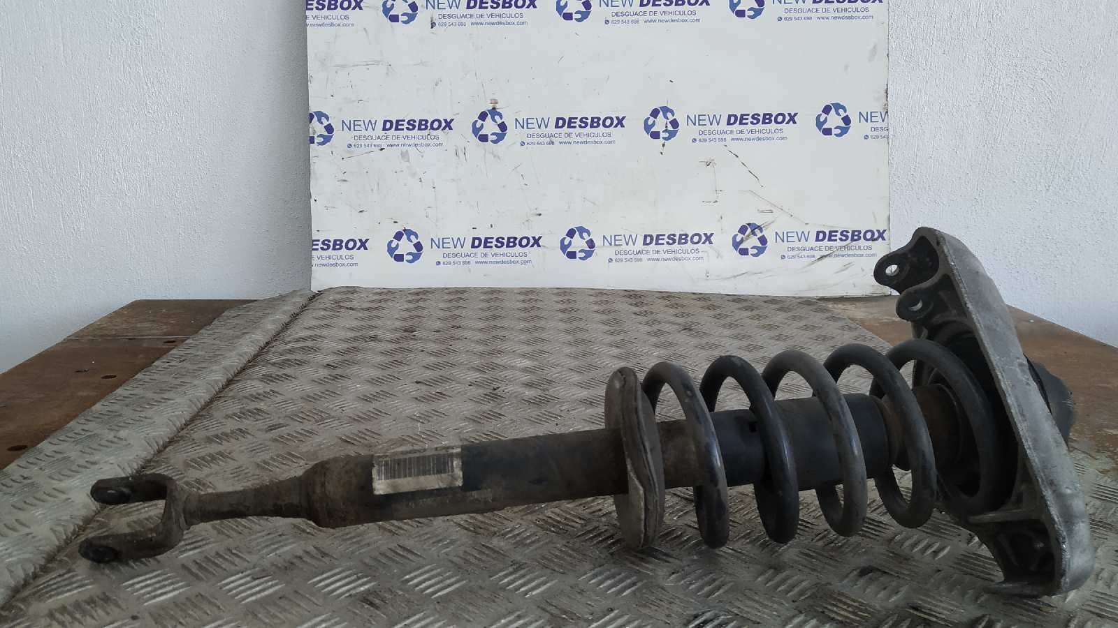 Recambio de AMORTIGUADOR DELANTERO DERECHO para AUDI A4 AVANT (8E) 2.0 TDI BLB referencia OEM IAM    - GRIS OSCURO