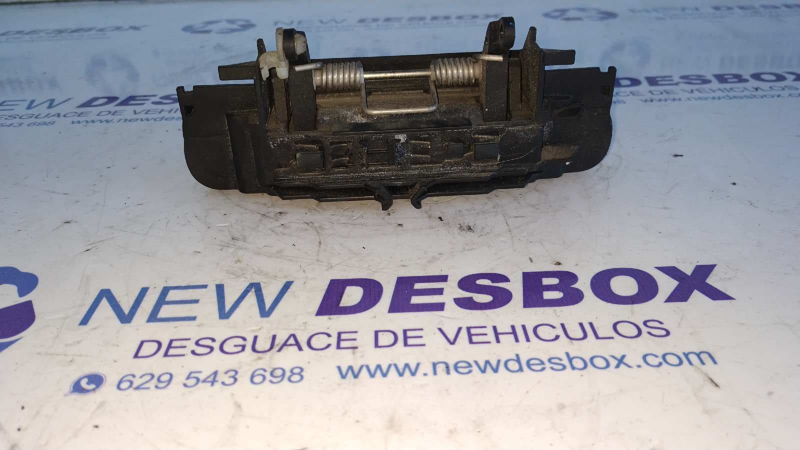 Recambio de MANETA DELANTERA DERECHA para AUDI A4 AVANT (8E) 2.0 TDI BLB referencia OEM IAM 4B0839885   - GRIS OSCURO 2
