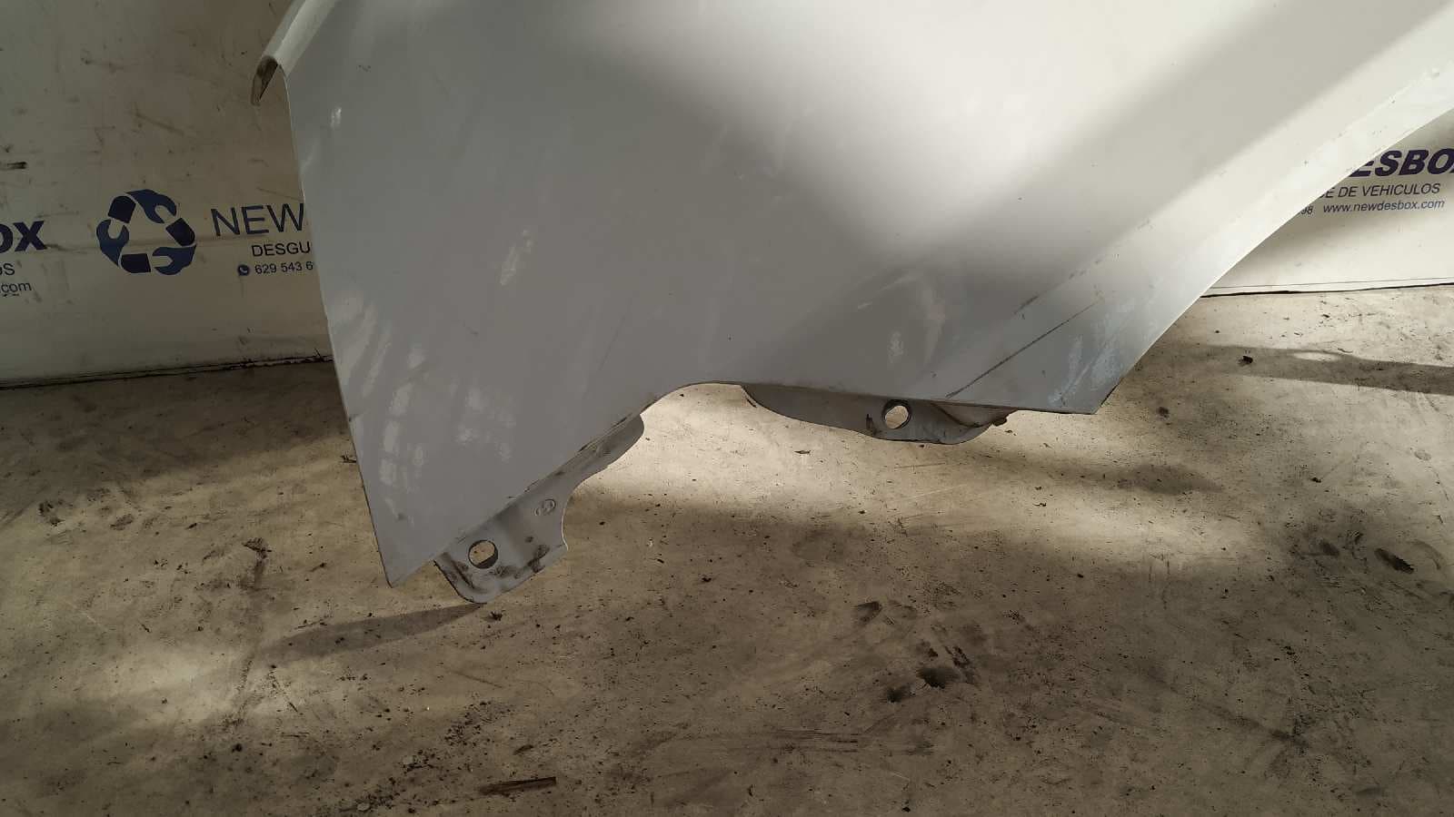 Recambio de ALETA DELANTERA IZQUIERDA para HYUNDAI H1 2.5 CRDi CAT D4CB referencia OEM IAM    - BLANCO 4