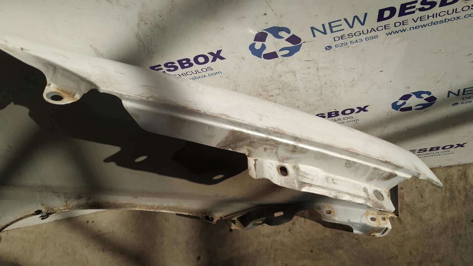 Recambio de ALETA DELANTERA IZQUIERDA para HYUNDAI H1 2.5 CRDi CAT D4CB referencia OEM IAM    - BLANCO 2