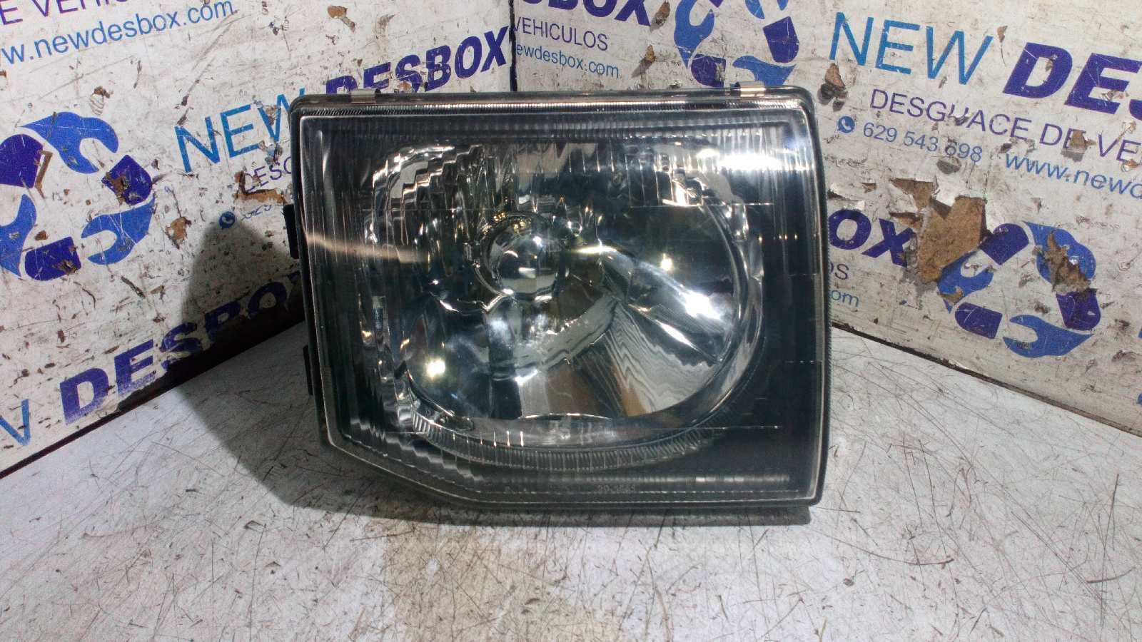 Recambio de FARO DERECHO para MITSUBISHI GALLOPER (HYUNDAI) 2.5 Turbodiesel 4D56 referencia OEM IAM 10011510   - AZUL