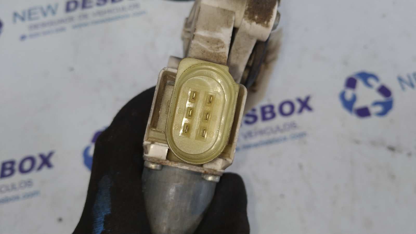 Recambio de ELEVALUNAS DELANTERO IZQUIERDO para BMW SERIE 1 BERLINA (E81/E87) 118d M47N204D4 referencia OEM IAM 7067795S   - PLATA 5