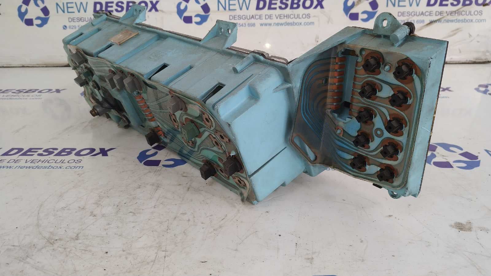 Recambio de CUADRO INSTRUMENTOS para CHRYSLER JEEP CHEROKEE (XJ) J8S referencia OEM IAM 8956000827 7
