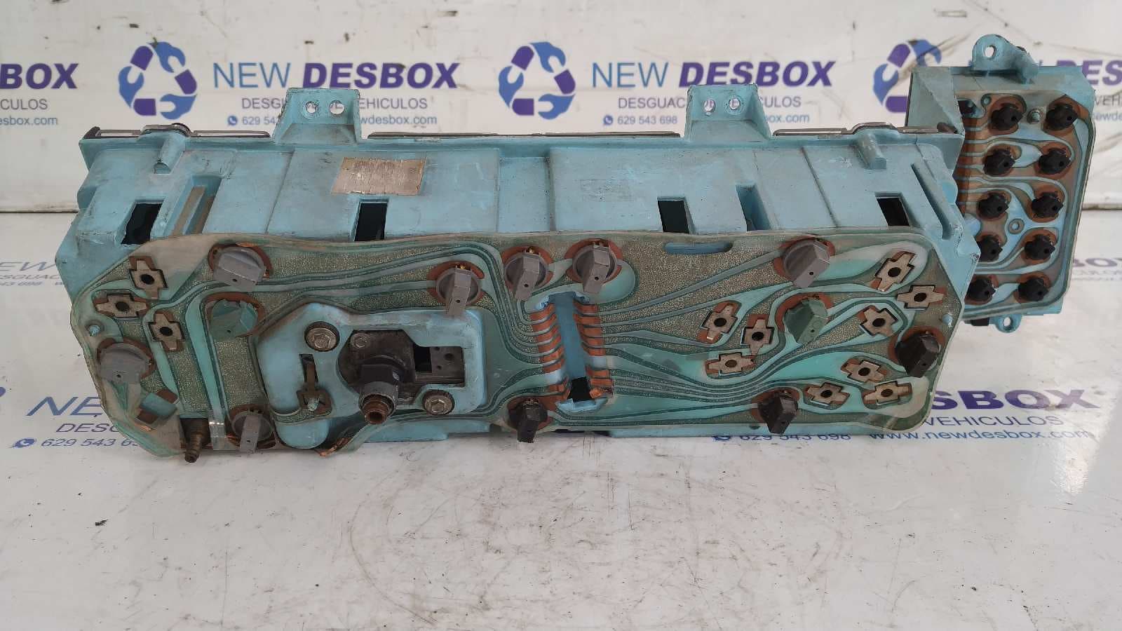 Recambio de CUADRO INSTRUMENTOS para CHRYSLER JEEP CHEROKEE (XJ) J8S referencia OEM IAM 8956000827 9