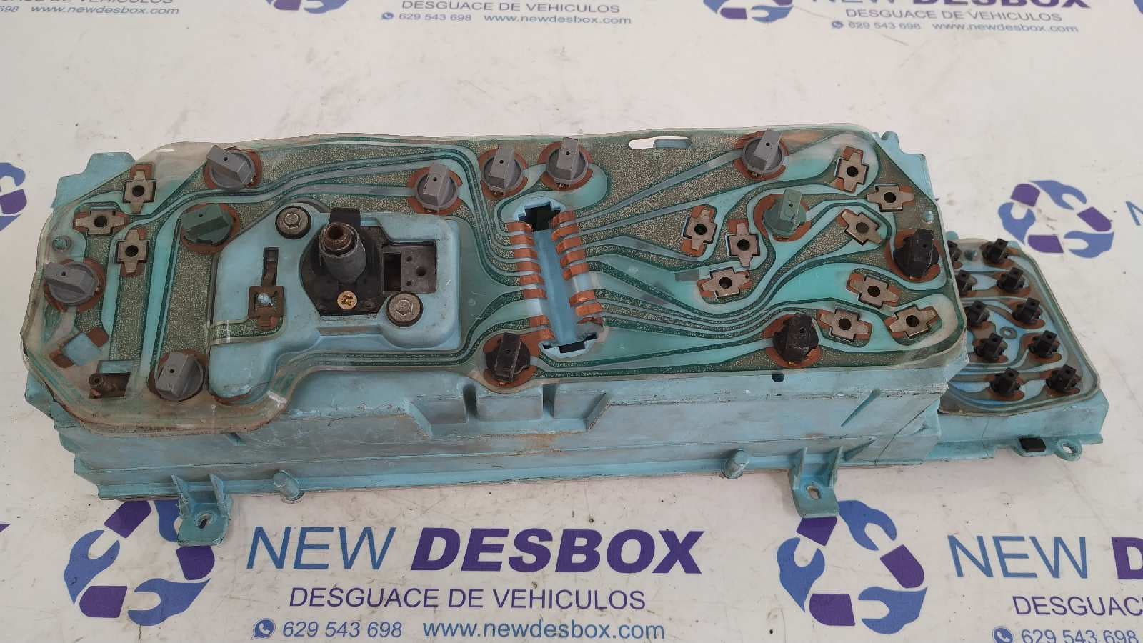 Recambio de CUADRO INSTRUMENTOS para CHRYSLER JEEP CHEROKEE (XJ) J8S referencia OEM IAM 8956000827 5