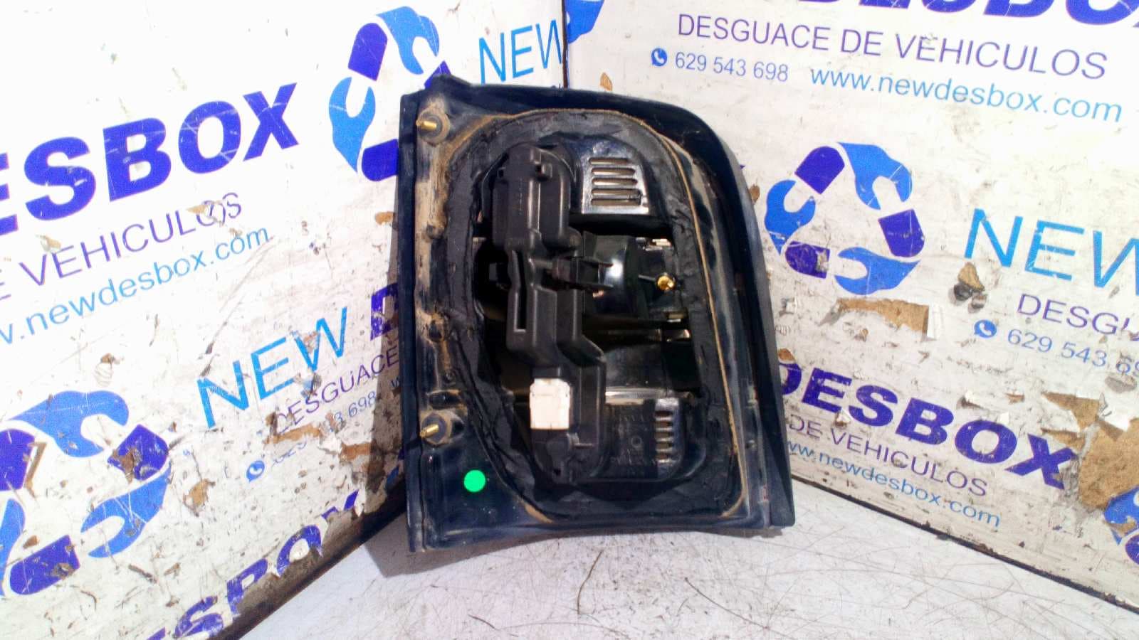 Recambio de PILOTO TRASERO DERECHO para NISSAN MICRA (K11) referencia OEM IAM 2
