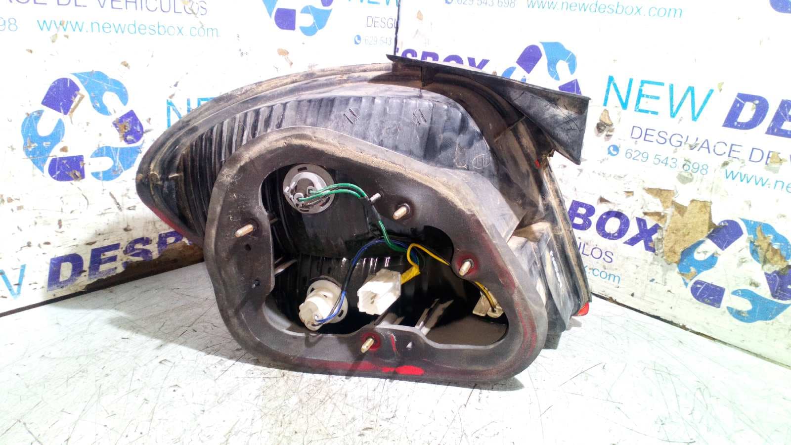 Recambio de PILOTO TRASERO DERECHO para HYUNDAI COUPE (RD) referencia OEM IAM 92402275 2