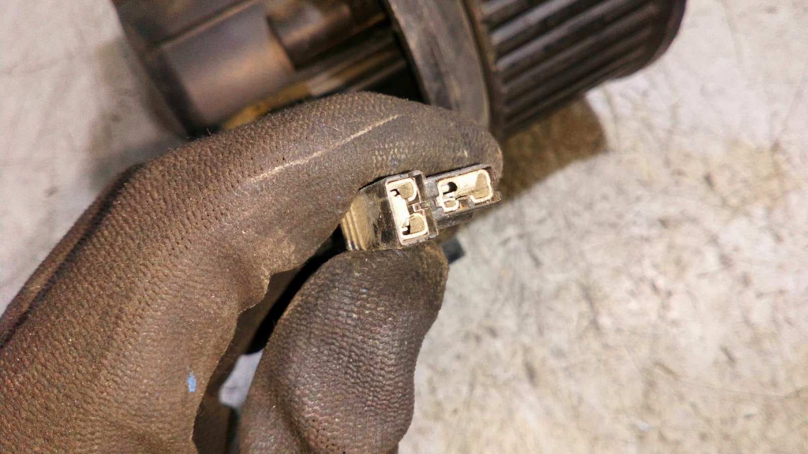 Recambio de MOTOR CALEFACCION para VOLKSWAGEN LT CAJA CERRADA / COMBI (MOD. 1997) LT  28  Caja cerrada / Techo elevado ANJ referencia OEM IAM 651675F   - BLANCO 2