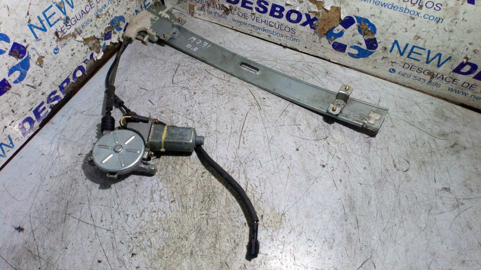 Recambio de ELEVALUNAS DELANTERO DERECHO para KIA RIO Ipanema Berlina A3D referencia OEM IAM    - BLANCO