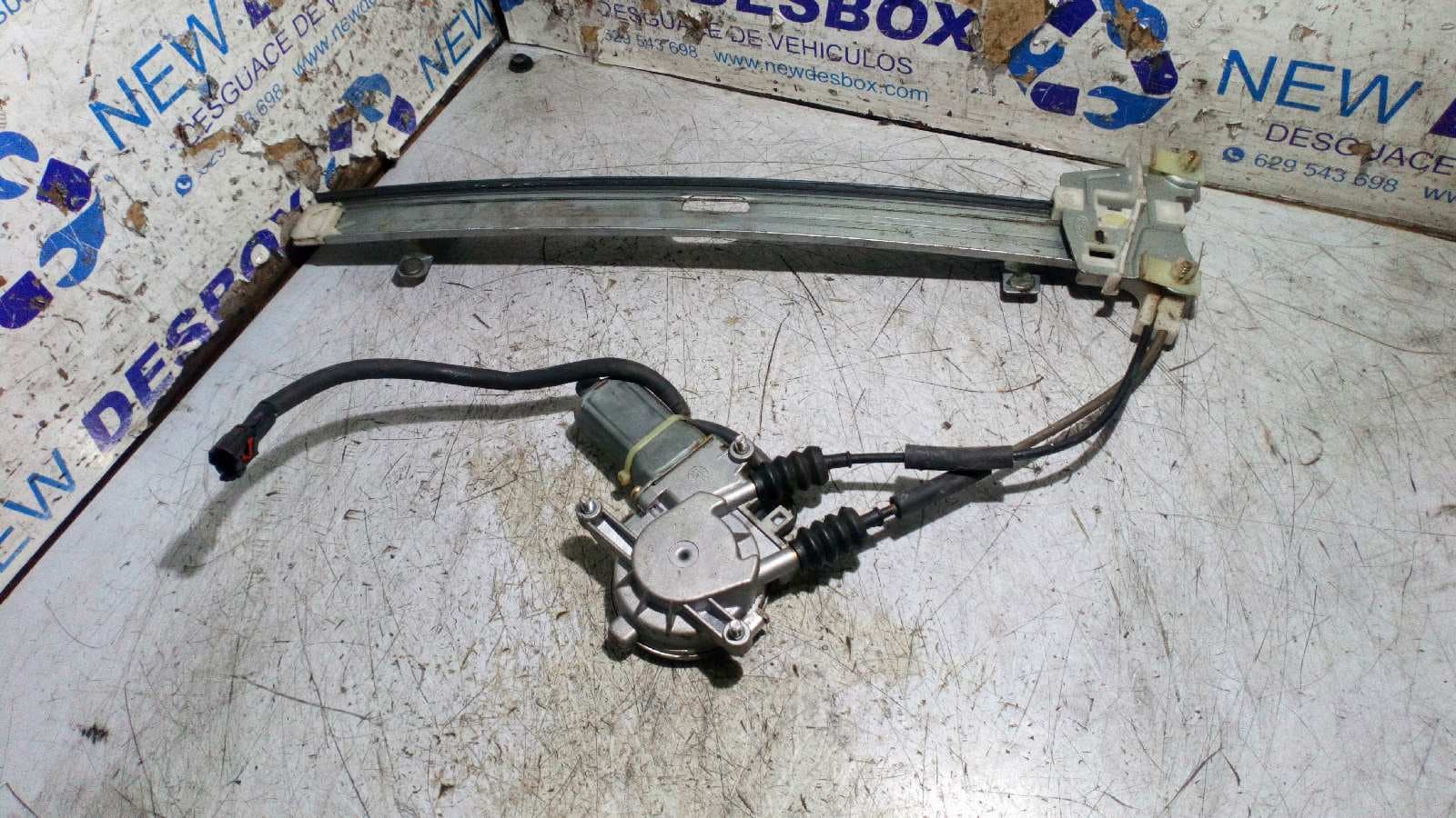 Recambio de ELEVALUNAS DELANTERO DERECHO para KIA RIO Ipanema Berlina A3D referencia OEM IAM    - BLANCO 3