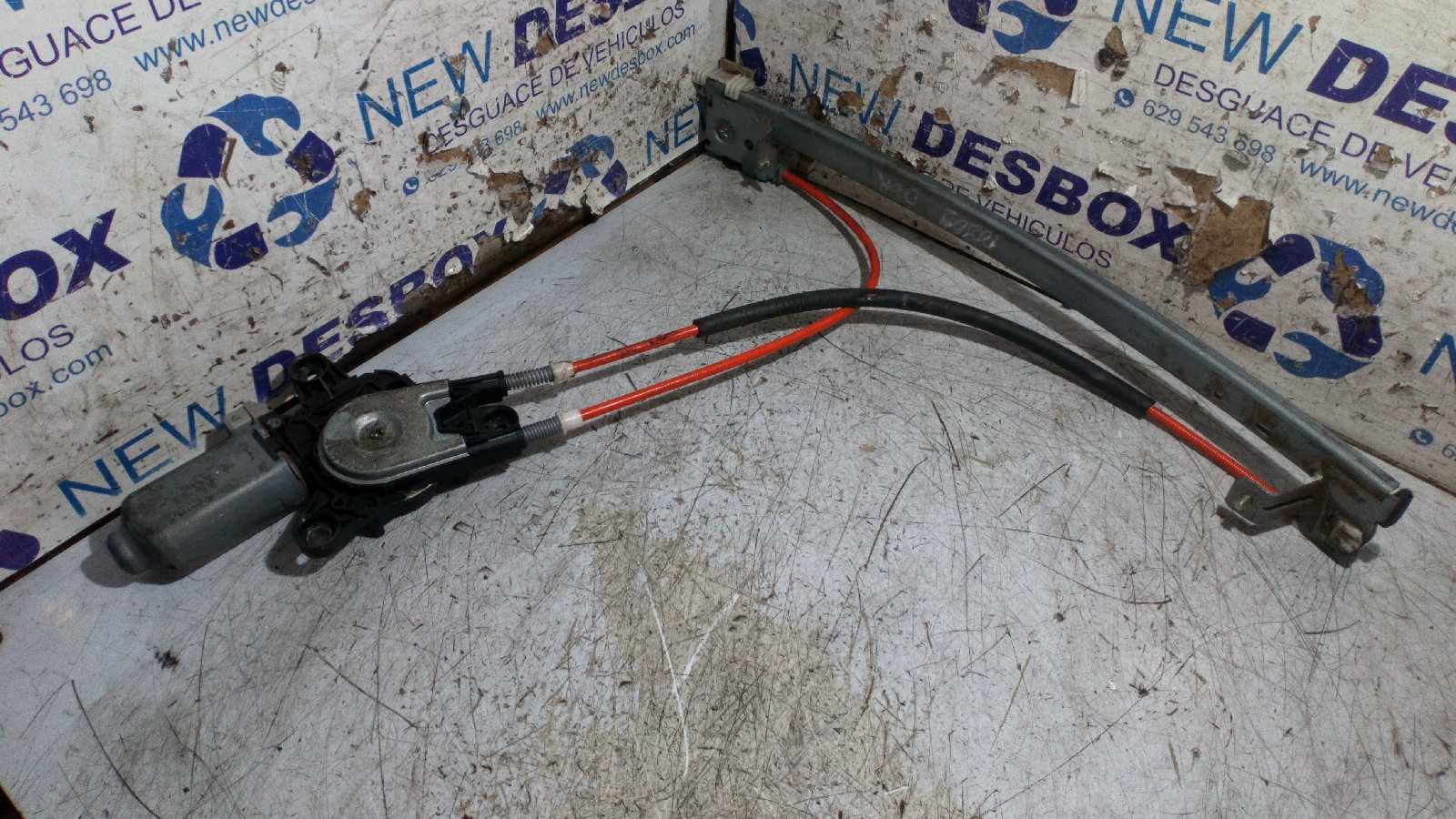 Recambio de ELEVALUNAS TRASERO DERECHO para PEUGEOT 106 (S2) Kid HDZTU1M referencia OEM IAM 400392   - BLANCO