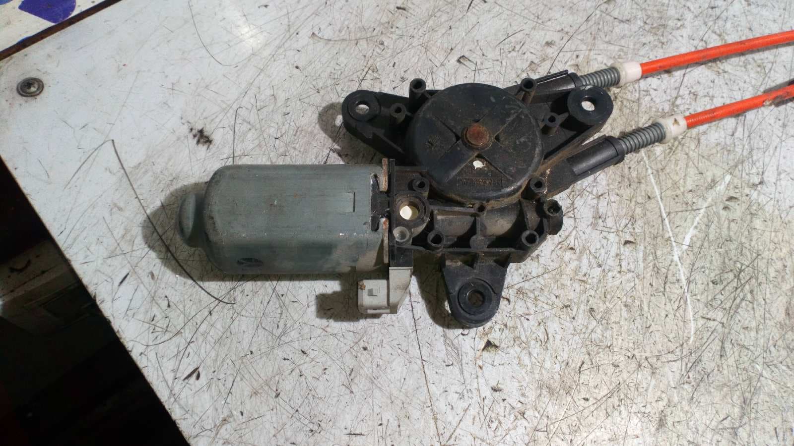 Recambio de ELEVALUNAS TRASERO DERECHO para PEUGEOT 106 (S2) Kid HDZTU1M referencia OEM IAM 400392   - BLANCO 2