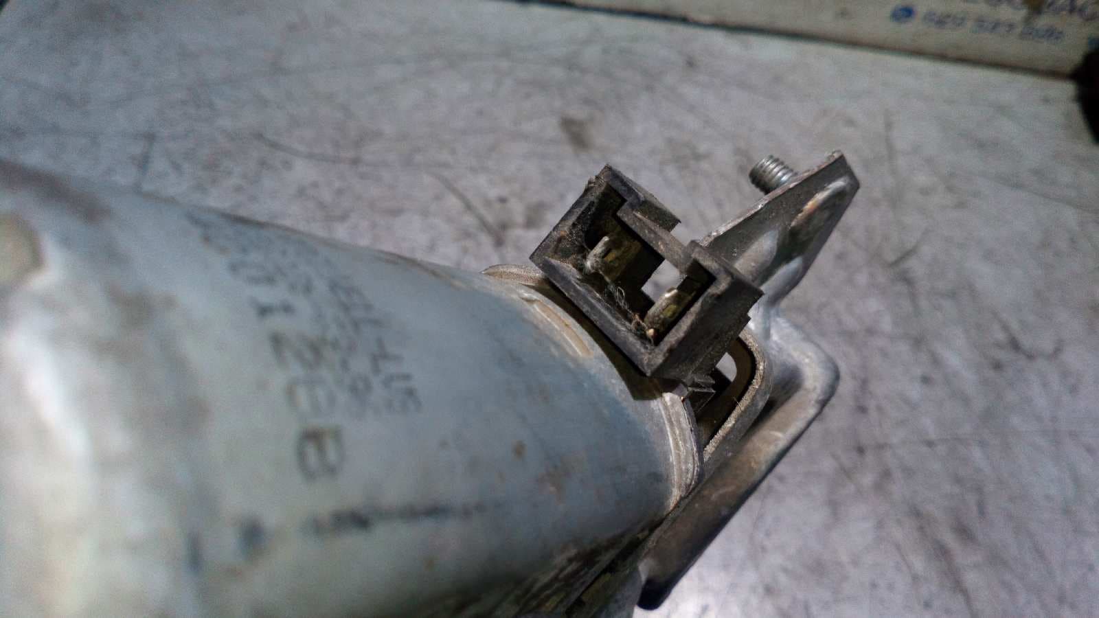 Recambio de ELEVALUNAS DELANTERO DERECHO para PEUGEOT 205 BERLINA 1.8D A9A referencia OEM IAM 4001288   - BLANCO 2