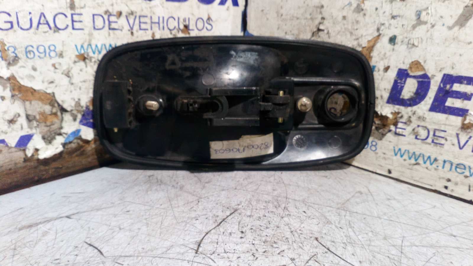 Recambio de MANETA DELANTERA IZQUIERDA para RENAULT TRAFIC CAJA CERRADA (AB 4.01) referencia OEM IAM 8200170603 2