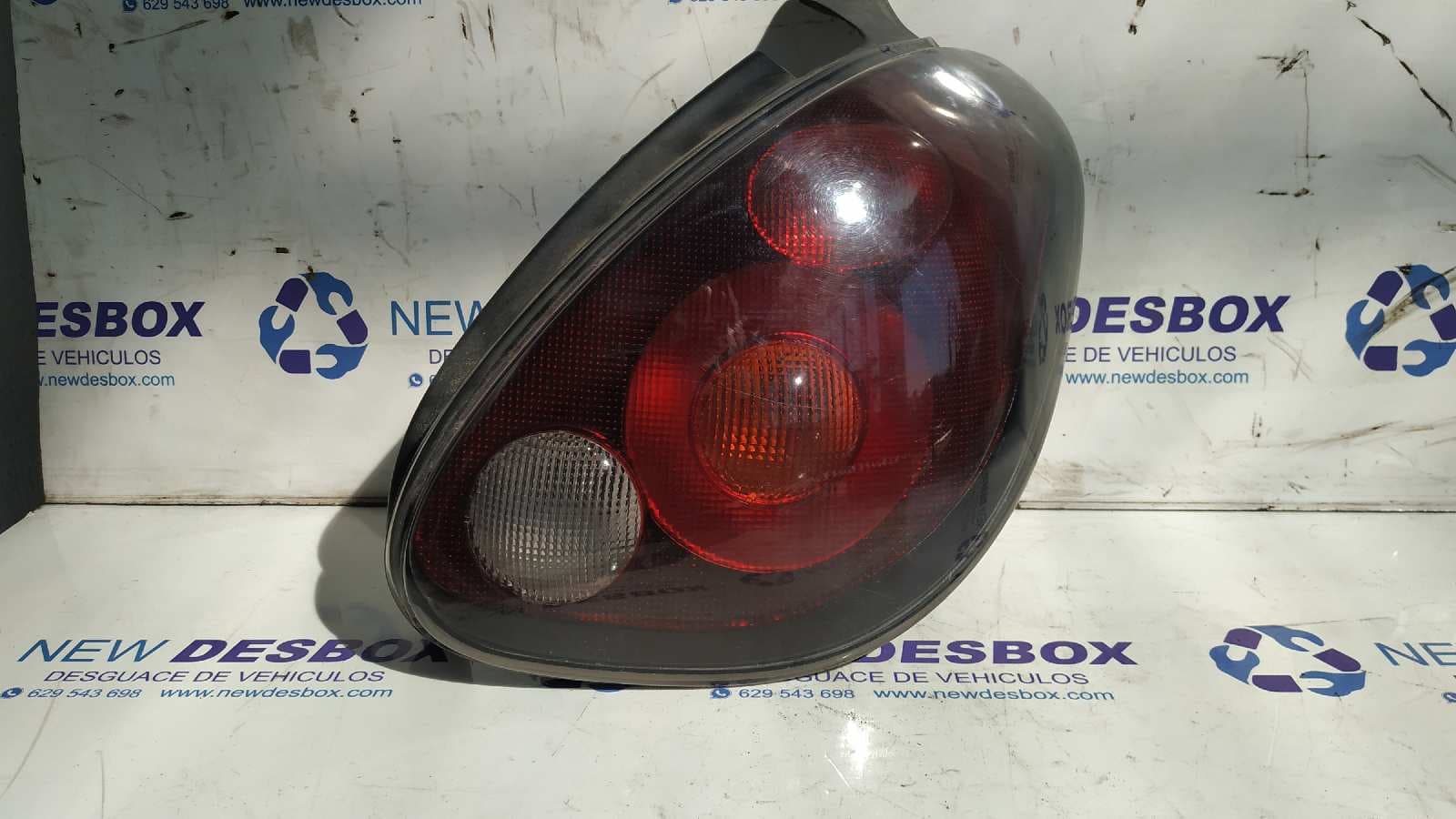 Recambio de PILOTO TRASERO DERECHO para FIAT BRAVO (182) TD 75 S 182A8000 referencia OEM IAM 46538352   - NEGRO