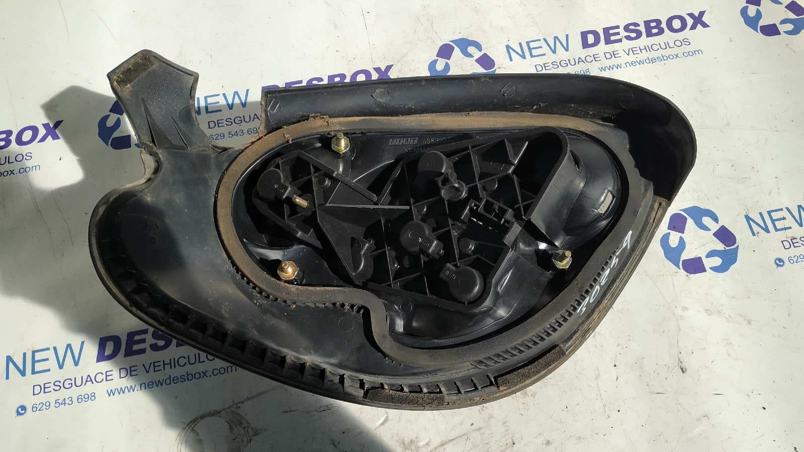 Recambio de PILOTO TRASERO DERECHO para FIAT BRAVO (182) TD 75 S 182A8000 referencia OEM IAM 46538352   - NEGRO 4