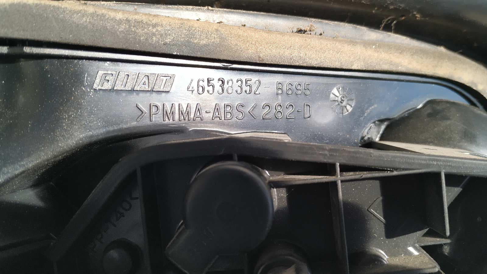 Recambio de PILOTO TRASERO DERECHO para FIAT BRAVO (182) TD 75 S 182A8000 referencia OEM IAM 46538352   - NEGRO 2