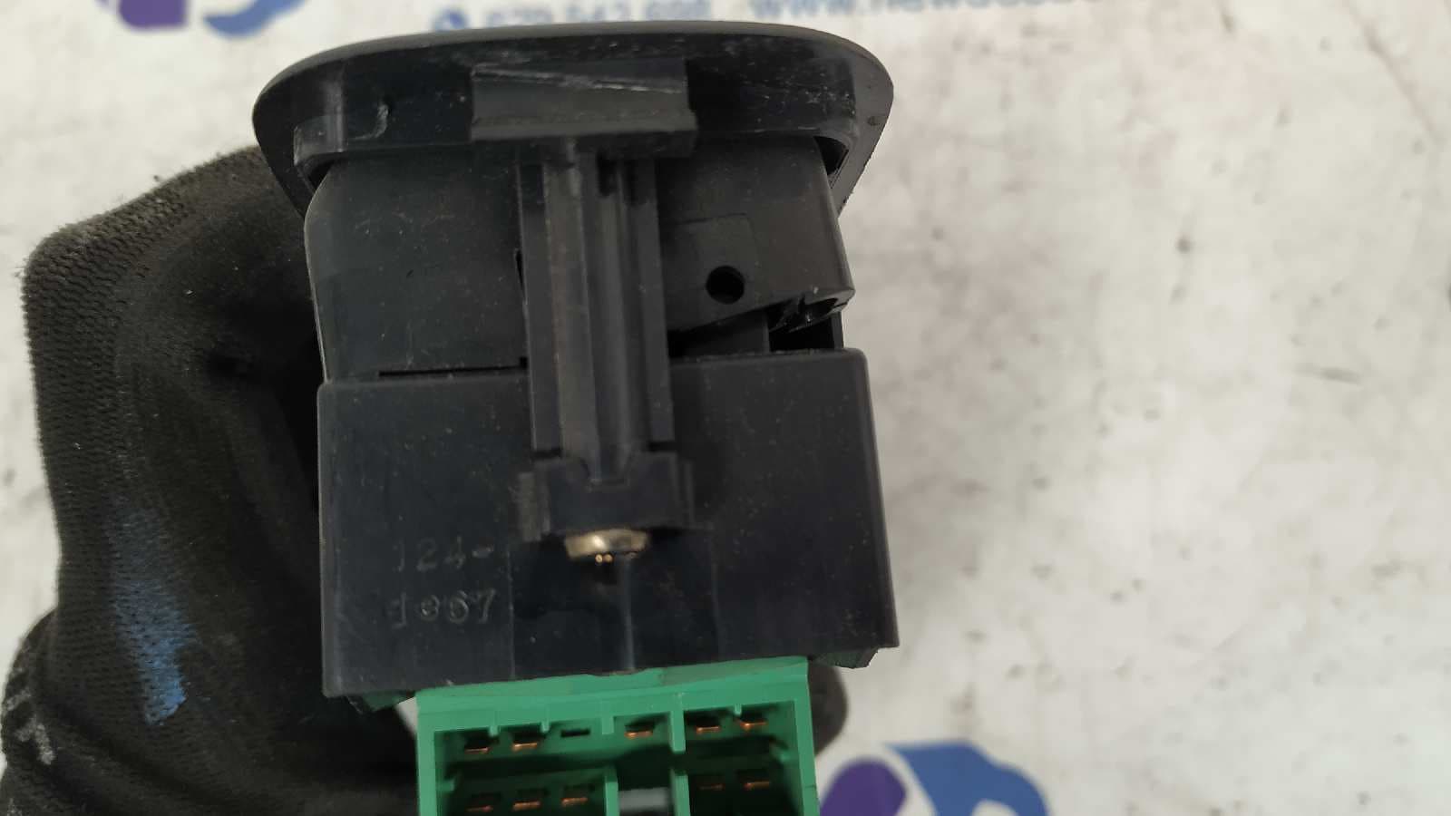 Recambio de MANDO ELEVALUNAS DELANTERO IZQUIERDO para SUZUKI BALENO BERLINA SY (EG) 1.6 16V CAT referencia OEM IAM    - AZUL 4