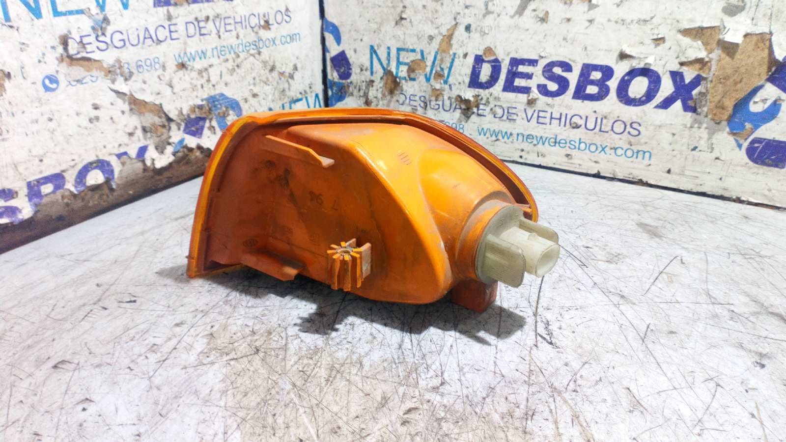 Recambio de PILOTO DELANTERO DERECHO para OPEL ASTRA F BERLINA Básico C16SE referencia OEM IAM    - ROJO 2