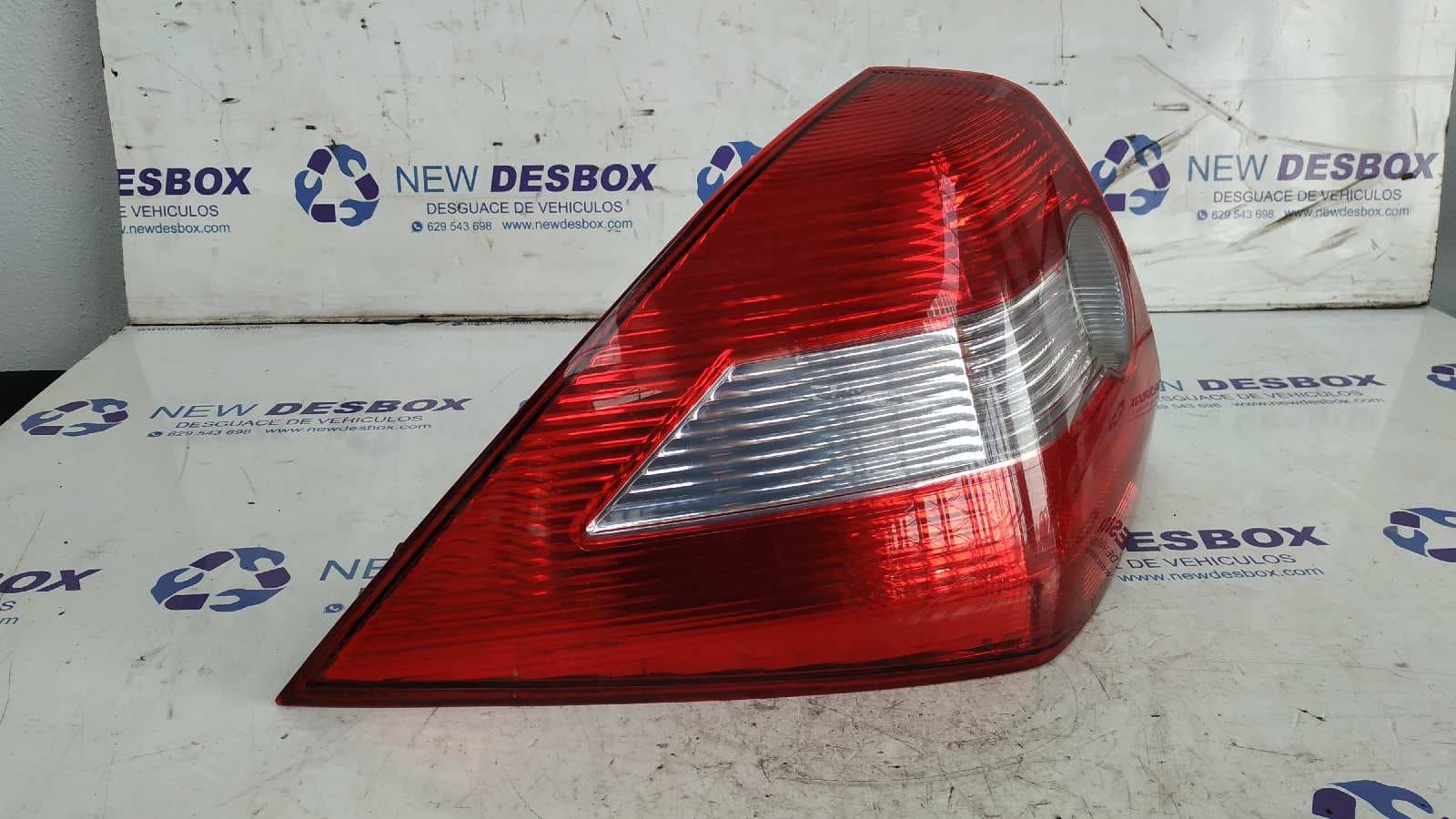 Recambio de PILOTO TRASERO IZQUIERDO para RENAULT MEGANE II BERLINA 5P 1.6 16V K4M T7 referencia OEM IAM    - GRIS 3