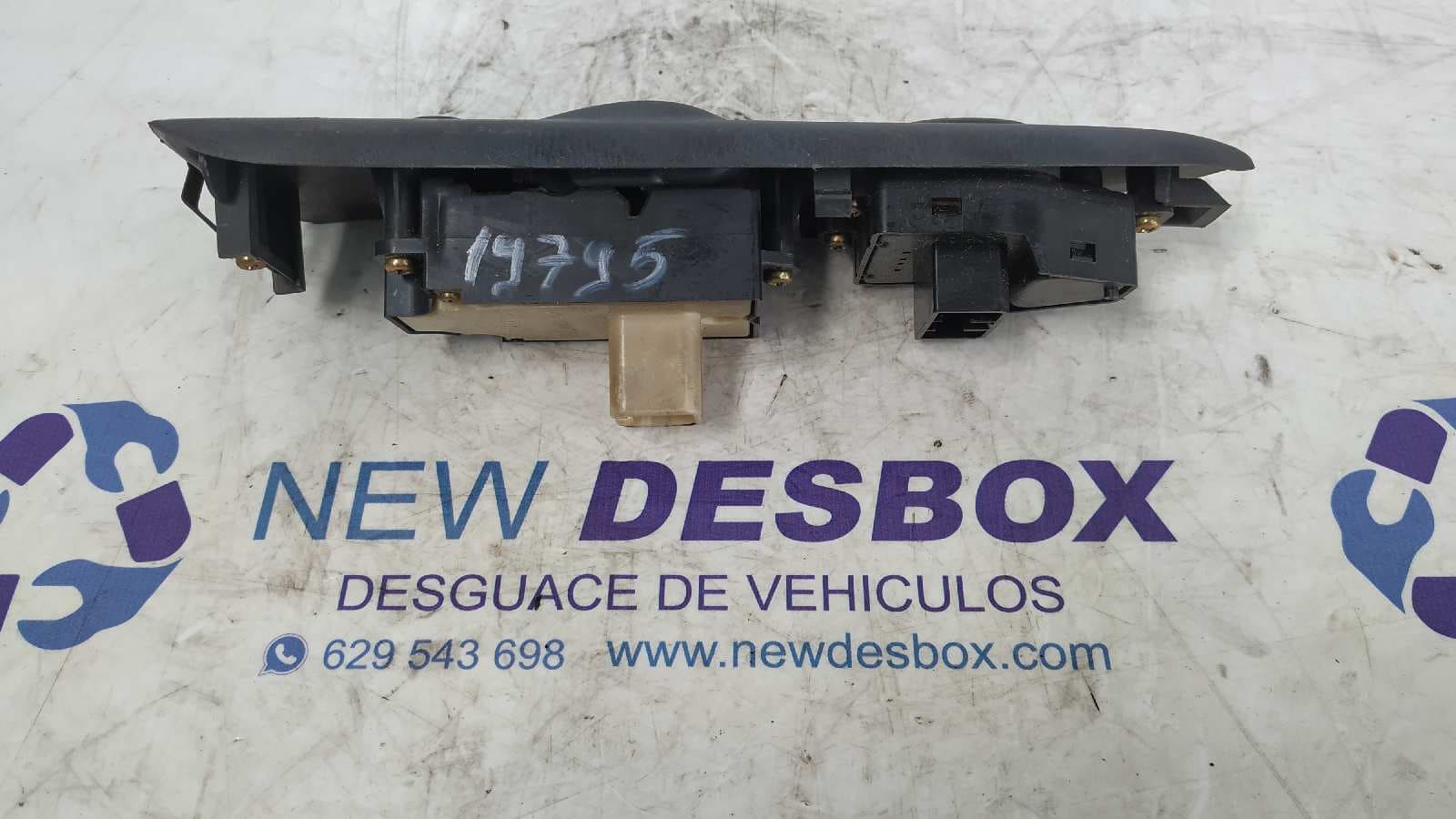 Recambio de MANDO ELEVALUNAS DELANTERO IZQUIERDO para MAZDA 626 BERLINA (GF) 1.9 16V CAT FP43 referencia OEM IAM 1773F83   - AZUL 4