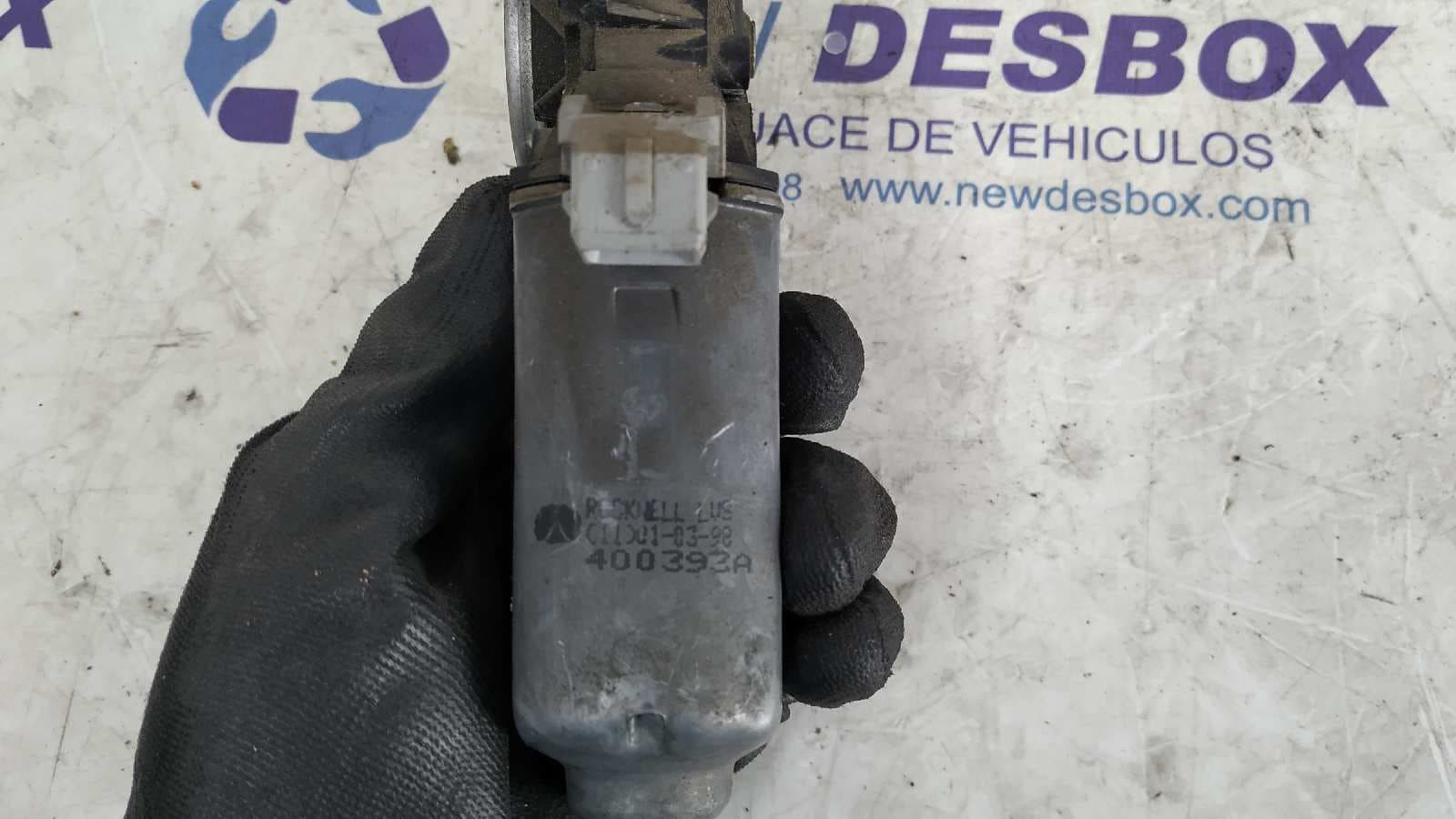 Recambio de ELEVALUNAS DELANTERO IZQUIERDO para PEUGEOT 106 (S1) Cocktail BFX referencia OEM IAM 9221H1   - BLANCO 2