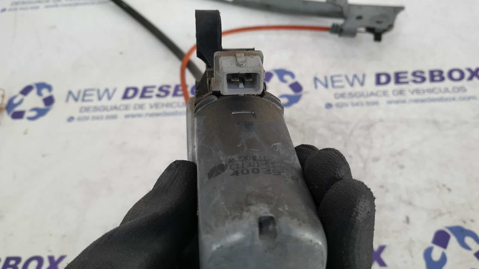 Recambio de ELEVALUNAS DELANTERO IZQUIERDO para PEUGEOT 106 (S1) Cocktail BFX referencia OEM IAM 9221H1   - BLANCO 3