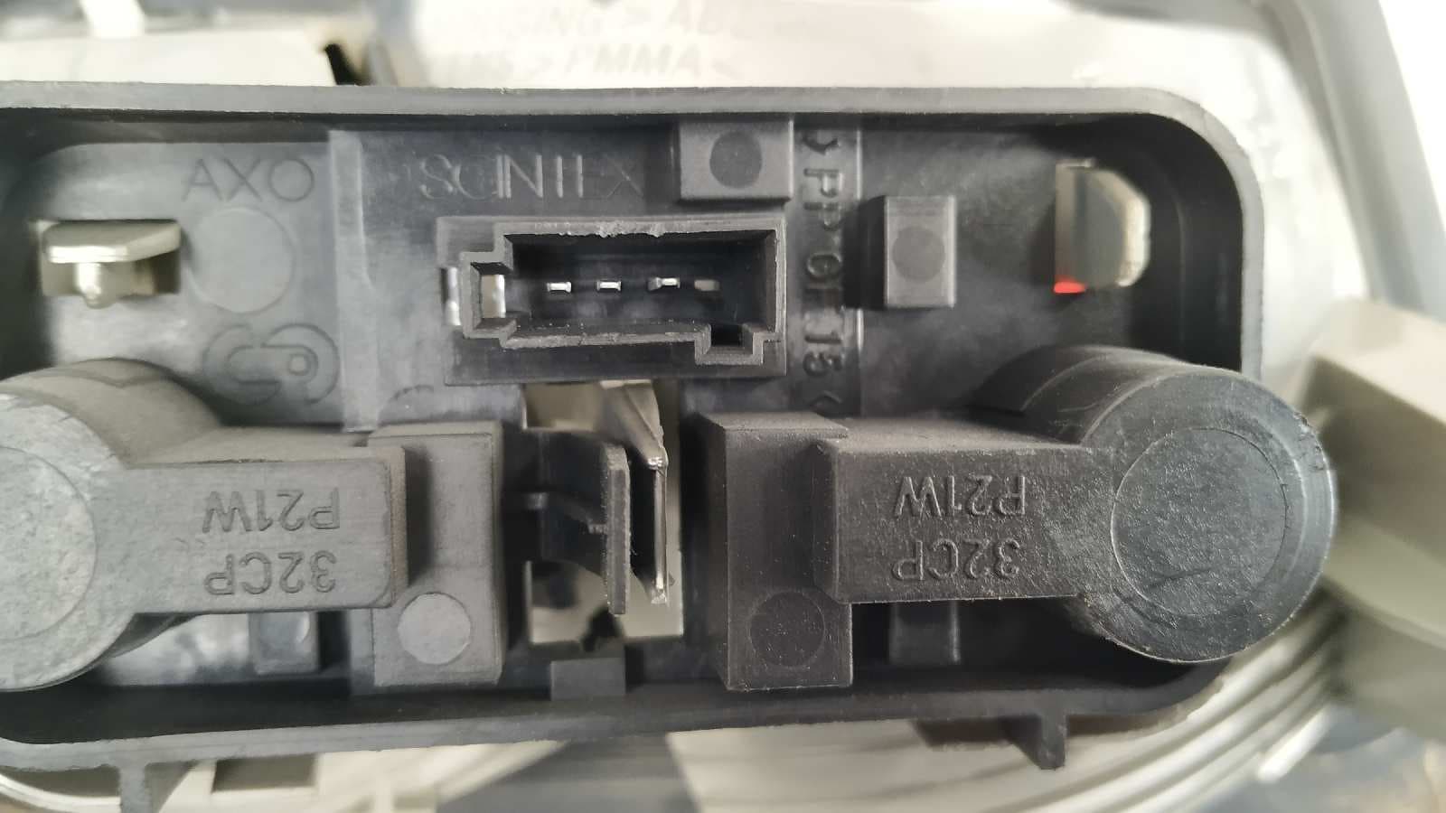 Recambio de PILOTO PORTON IZQUIERDO para SAAB 9-3 BERLINA D223L referencia OEM IAM 25480102   - GRIS 2