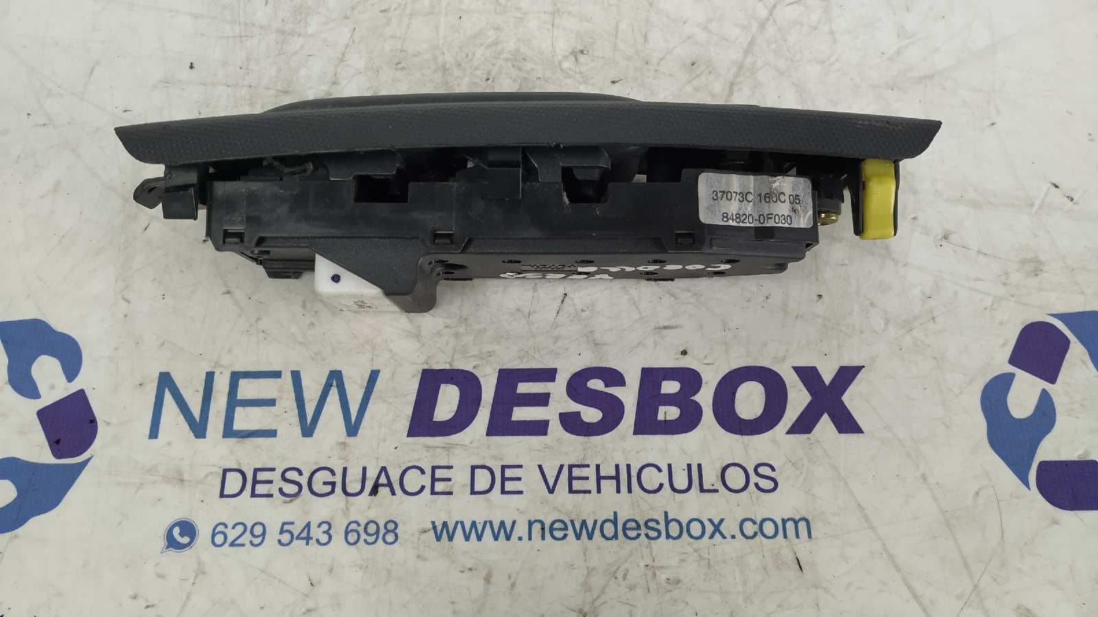 Recambio de MANDO ELEVALUNAS DELANTERO IZQUIERDO para TOYOTA COROLLA VERSO (R1) referencia OEM IAM 848200F030 3