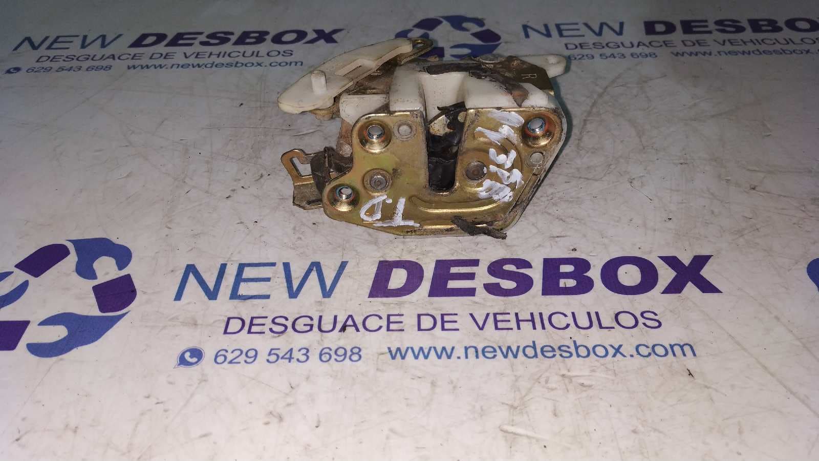 Recambio de CERRADURA PUERTA TRASERA DERECHA para MITSUBISHI MONTERO (V20/V40) 2.8 Turbodiesel 4M40 referencia OEM IAM MB669754   - VERDE 5