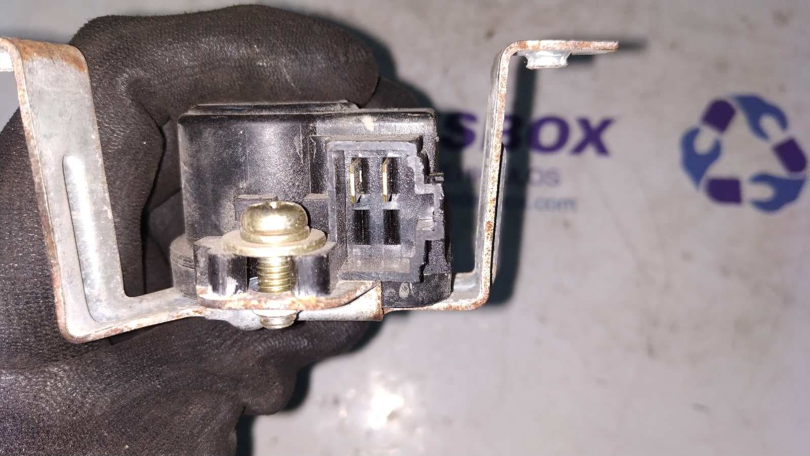Recambio de CERRADURA PUERTA TRASERA DERECHA para MITSUBISHI MONTERO (V20/V40) 2.8 Turbodiesel 4M40 referencia OEM IAM MB669754   - VERDE 6