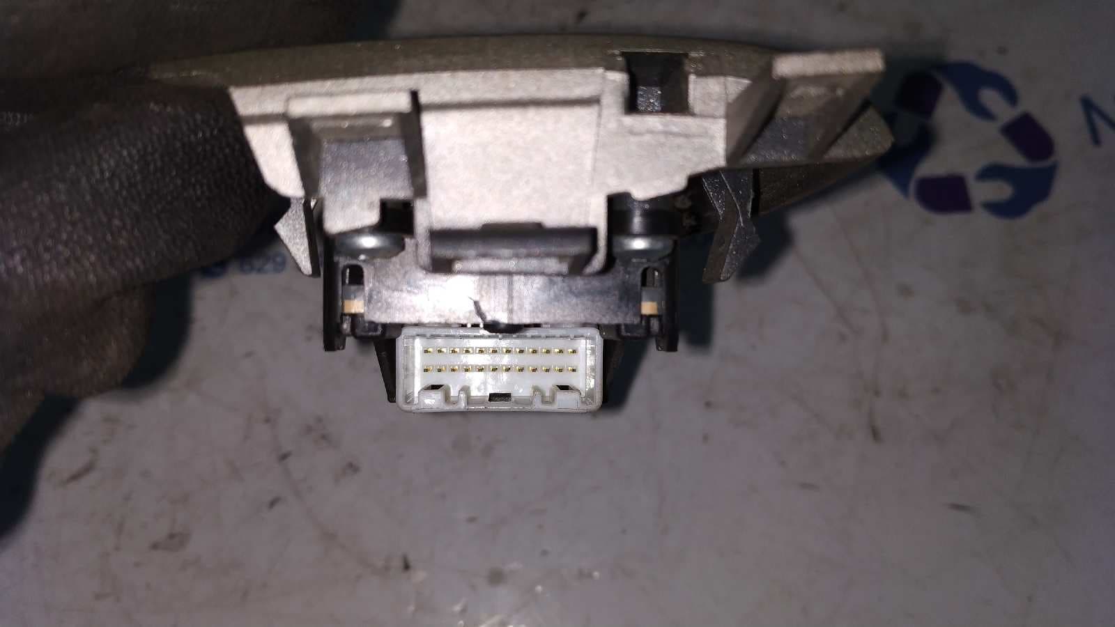 Recambio de MANDO ELEVALUNAS DELANTERO IZQUIERDO para TOYOTA COROLLA (E12) referencia OEM IAM 848200F030 4