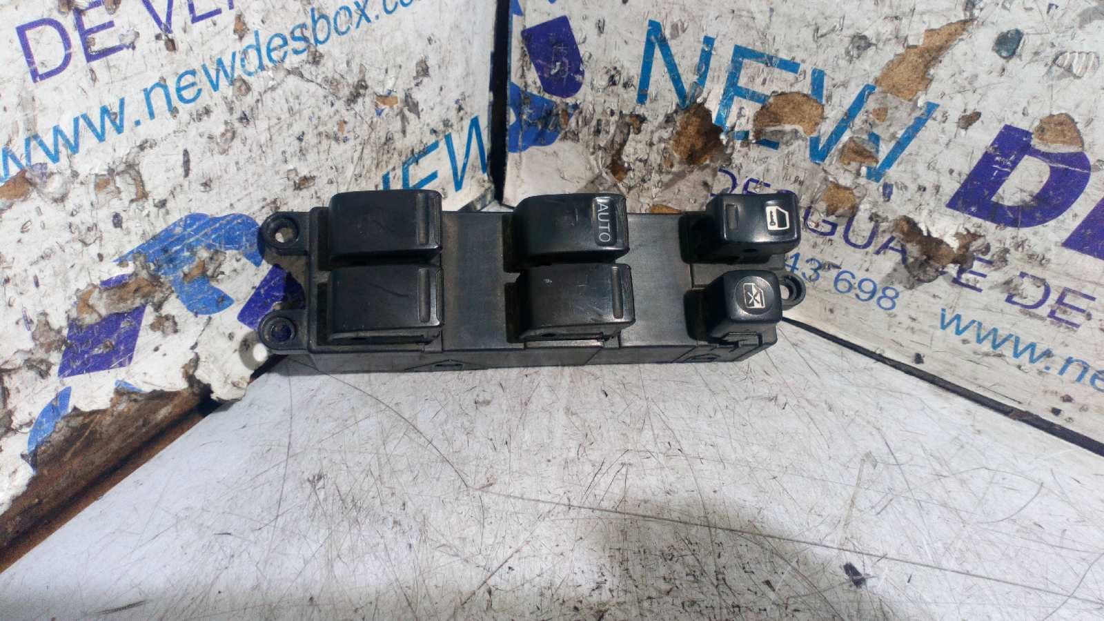Recambio de MANDO ELEVALUNAS DELANTERO IZQUIERDO para NISSAN ALMERA TINO (V10M) 2.2 16V Turbodiesel CAT YD22       referencia OEM IAM    - PLATA