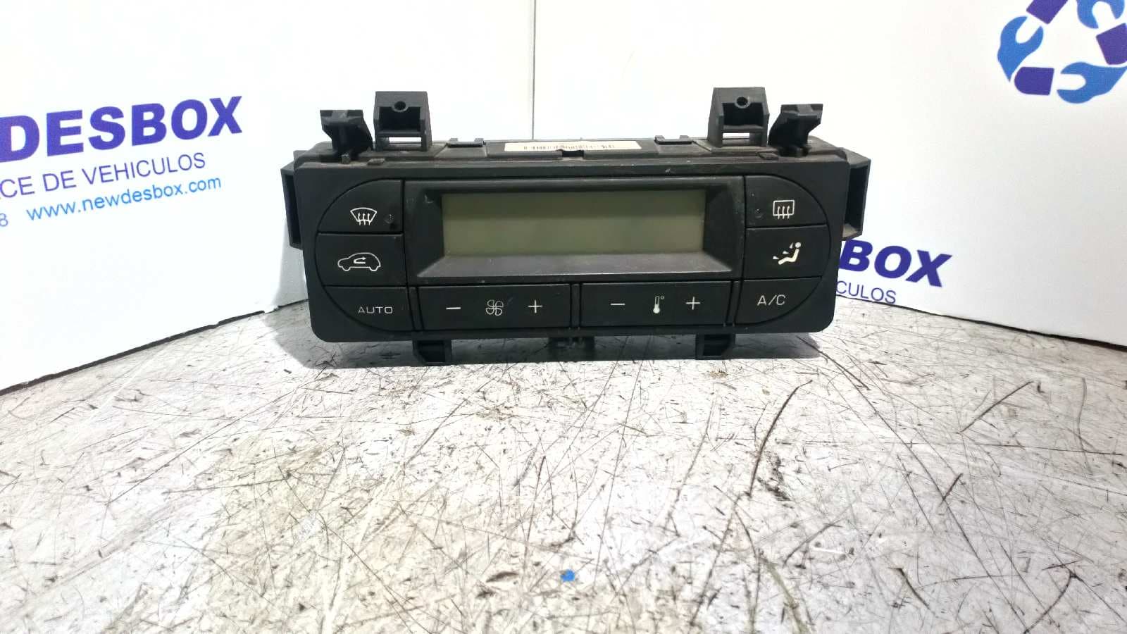 Recambio de MANDO CALEFACCION / AIRE ACONDICIONADO para CITROEN C2 1.4 KFVTU3JP referencia OEM IAM 96377775XT   - PLATA