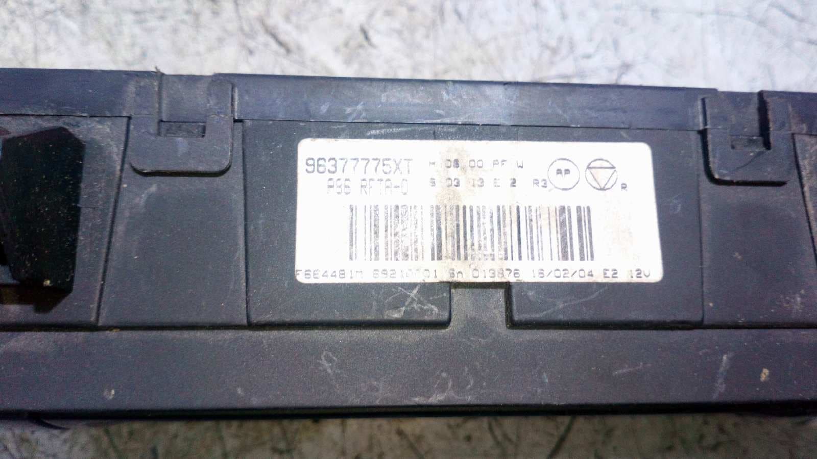 Recambio de MANDO CALEFACCION / AIRE ACONDICIONADO para CITROEN C2 1.4 KFVTU3JP referencia OEM IAM 96377775XT   - PLATA 2