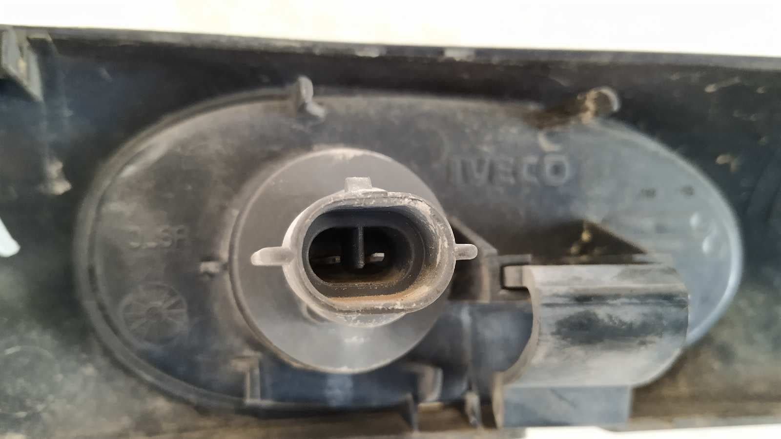Recambio de PILOTO LATERAL IZQUIERDO para IVECO DAILY CAJA ABIERTA / VOLQUETE 2.3 Diesel CAT F1AE0481A*A referencia OEM IAM 500322578   - BLANCO 2