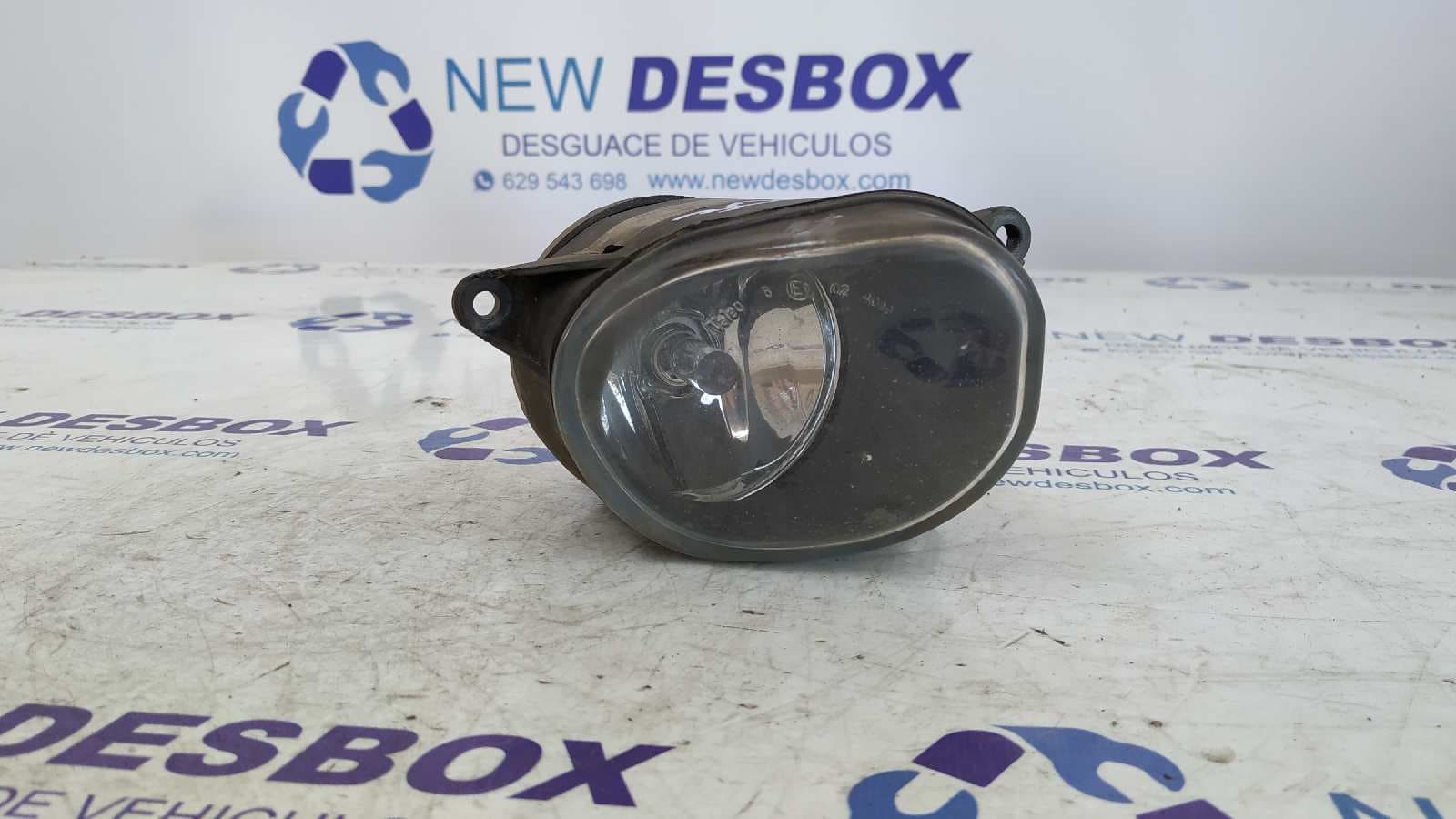 Recambio de FARO ANTINIEBLA DERECHO para AUDI ALLROAD QUATTRO (4B5) 2.5 V6 24V TDI AKE referencia OEM IAM 4Z7941700   - VERDE