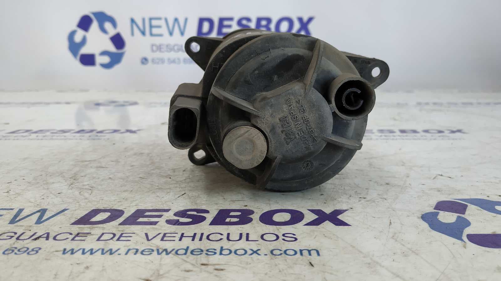 Recambio de FARO ANTINIEBLA DERECHO para AUDI ALLROAD QUATTRO (4B5) 2.5 V6 24V TDI AKE referencia OEM IAM 4Z7941700   - VERDE 4