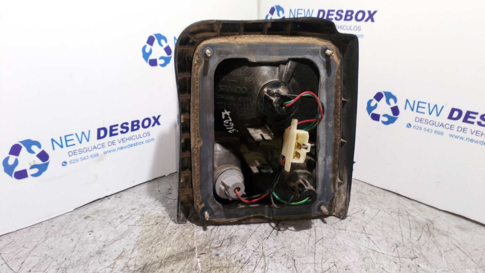 Recambio de PILOTO TRASERO IZQUIERDO para KIA PRIDE Básico Berlina B3 referencia OEM IAM D01951140   - AZUL 2