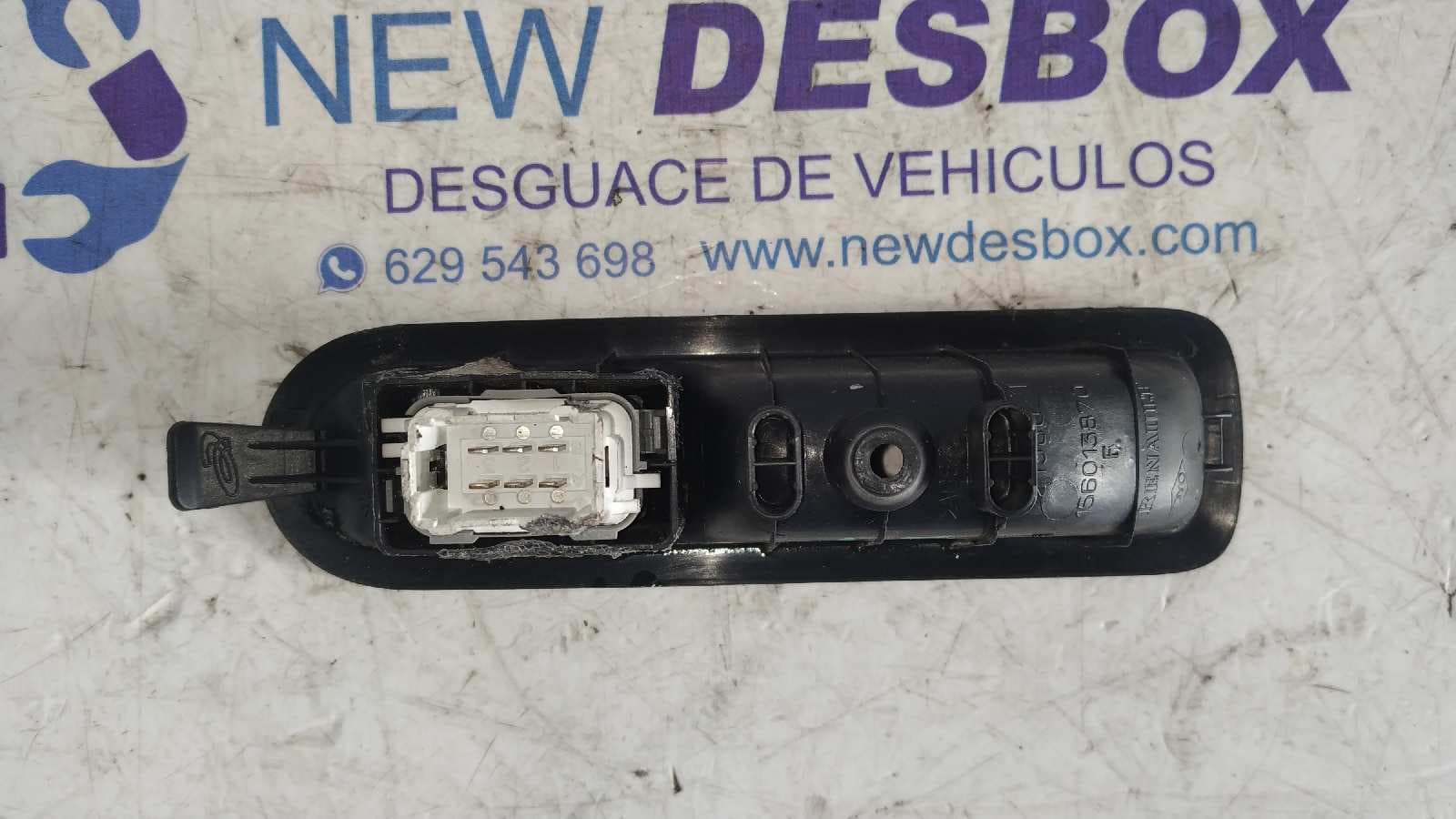 Recambio de MANDO ELEVALUNAS TRASERO DERECHO para RENAULT MEGANE II BERLINA 3P 1.6 CAT K4M760 referencia OEM IAM 156013870   - ROJO 3