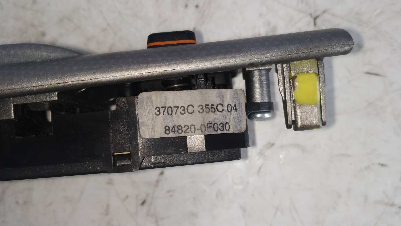 Recambio de MANDO ELEVALUNAS DELANTERO IZQUIERDO para TOYOTA COROLLA (E12) 1.6 Linea Luna Berlina 3ZZFE referencia OEM IAM 848200F030   - GRIS 7