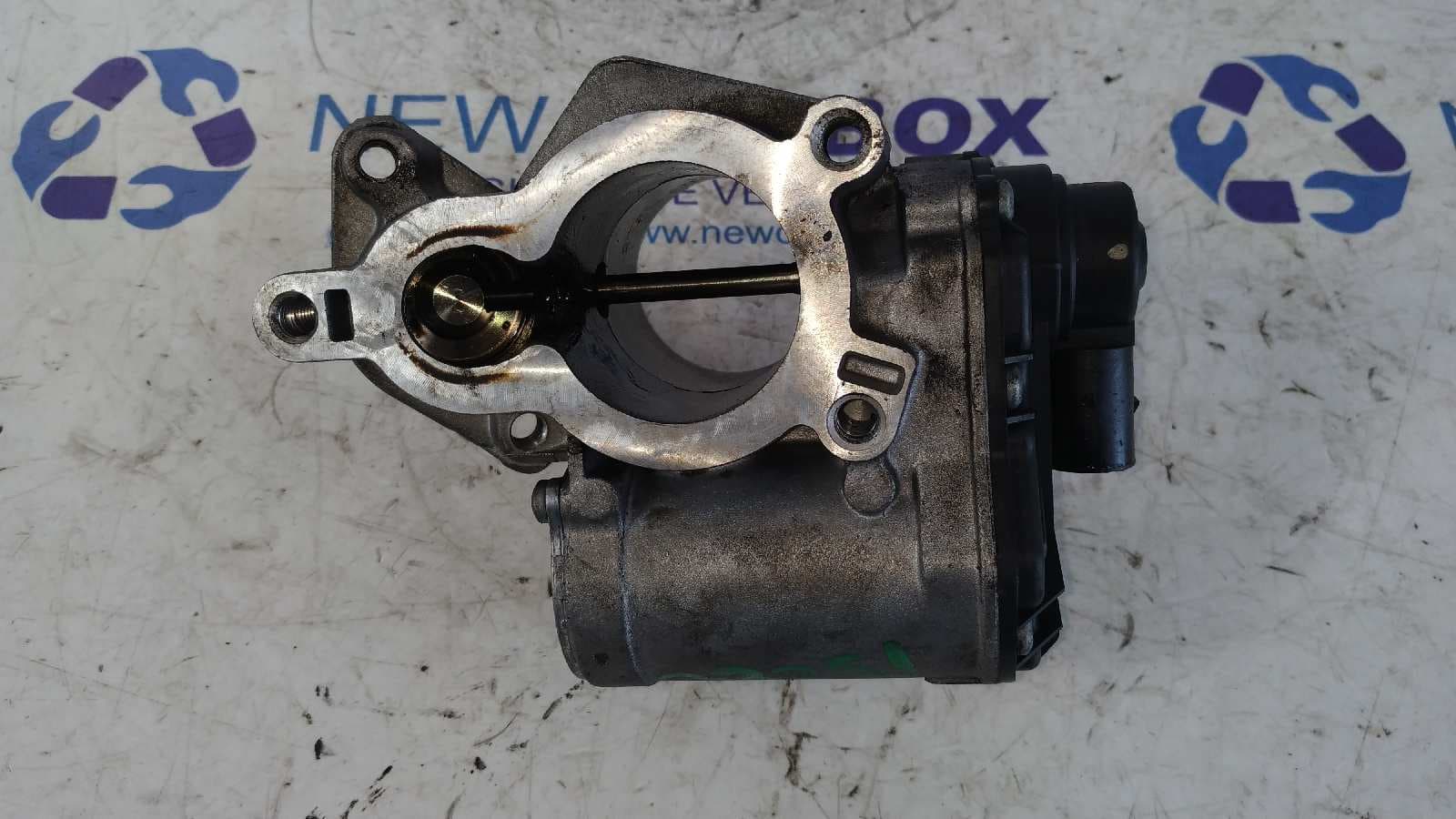 Recambio de VALVULA EGR para OPEL VIVARO FURGÓN/COMBI (07.2006 =>) 2.0 16V CDTI M9R E7 referencia OEM IAM 8200797706D   - BLANCO 4