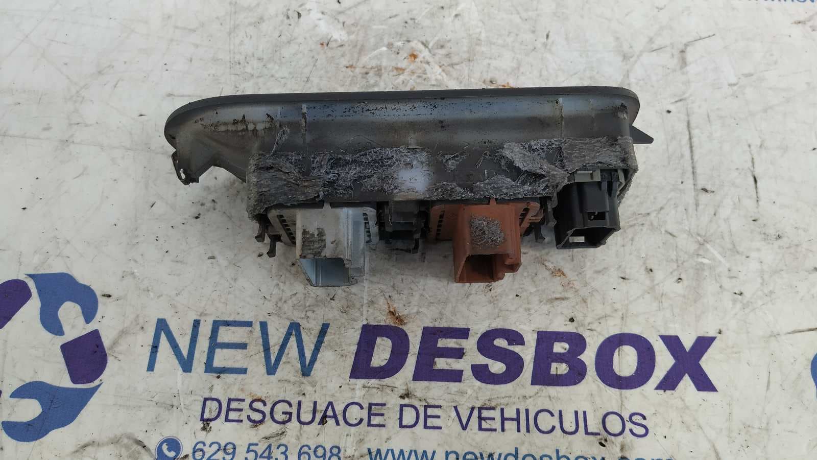 Recambio de MANDO ELEVALUNAS DELANTERO IZQUIERDO para RENAULT MEGANE II FAMILIAR Dynamique F9Q800 referencia OEM IAM 156018070   - PLATA 5