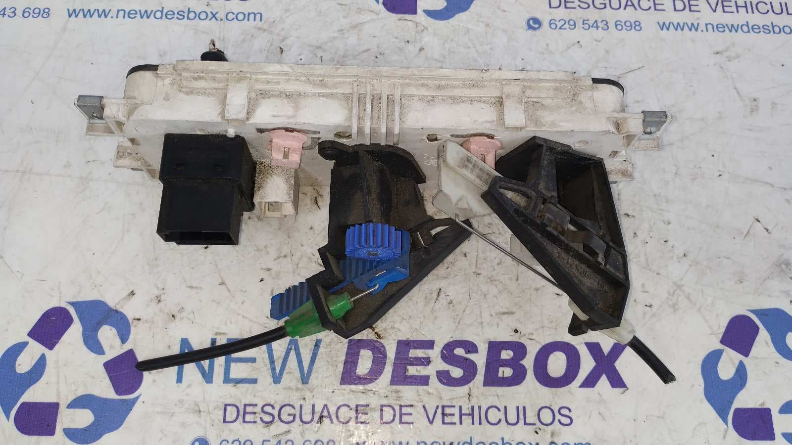 Recambio de MANDO CALEFACCION / AIRE ACONDICIONADO para FORD TRANSIT CAJA CERRADA, CORTA (FY) (2000 =>) FT  330   2.4 D3FA referencia OEM IAM YC1H18K391AB   - BLANCO 3