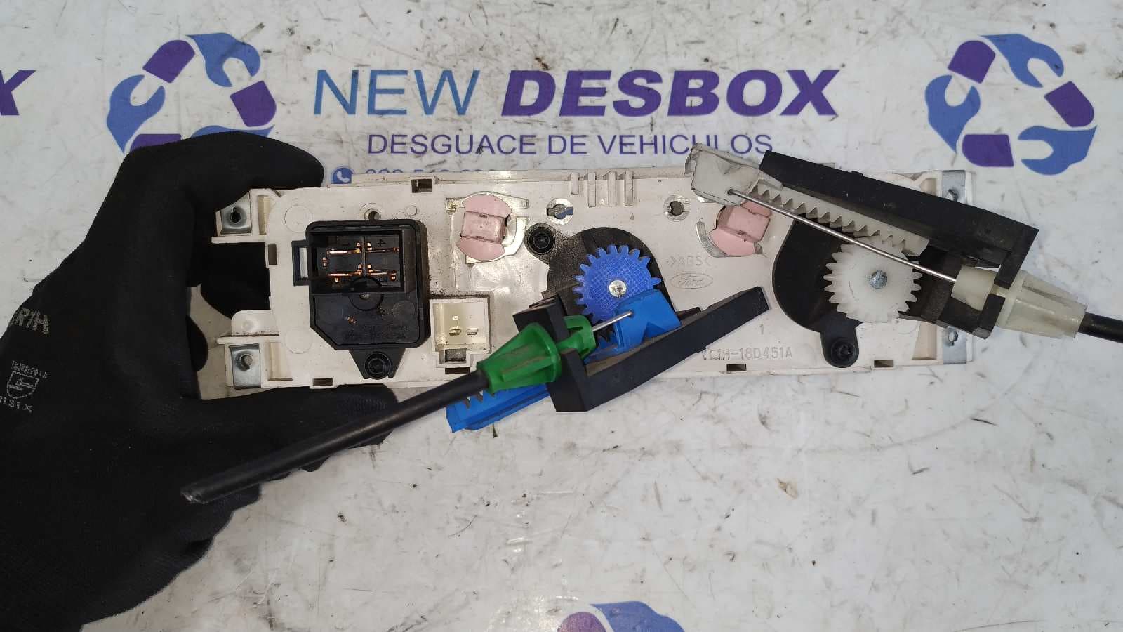Recambio de MANDO CALEFACCION / AIRE ACONDICIONADO para FORD TRANSIT CAJA CERRADA, CORTA (FY) (2000 =>) FT  330   2.4 D3FA referencia OEM IAM YC1H18K391AB   - BLANCO 6