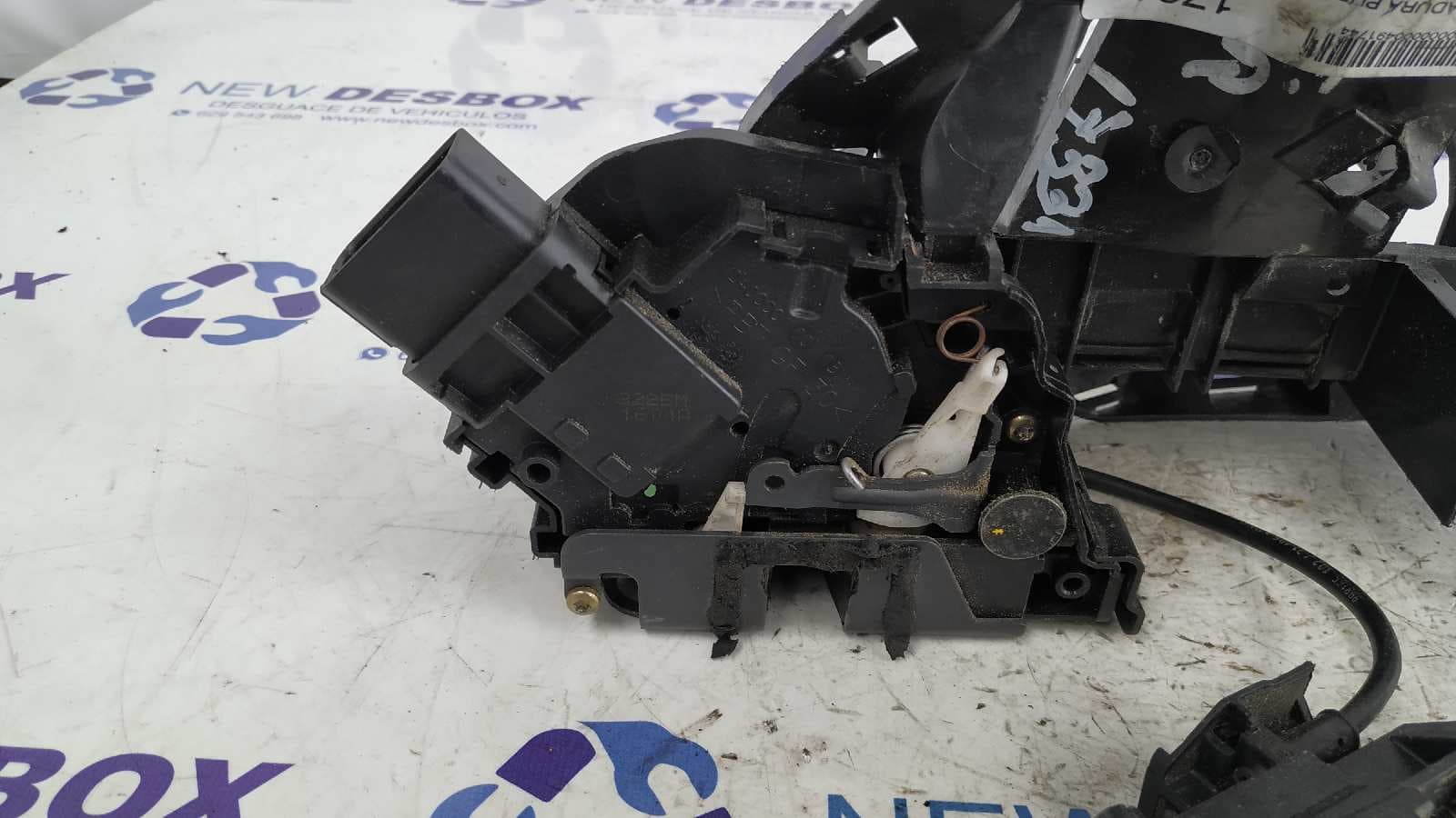 Recambio de CERRADURA PUERTA DELANTERA DERECHA para FORD FOCUS BERLINA (CAP) 1.6 CAT referencia OEM IAM    - GRIS 5
