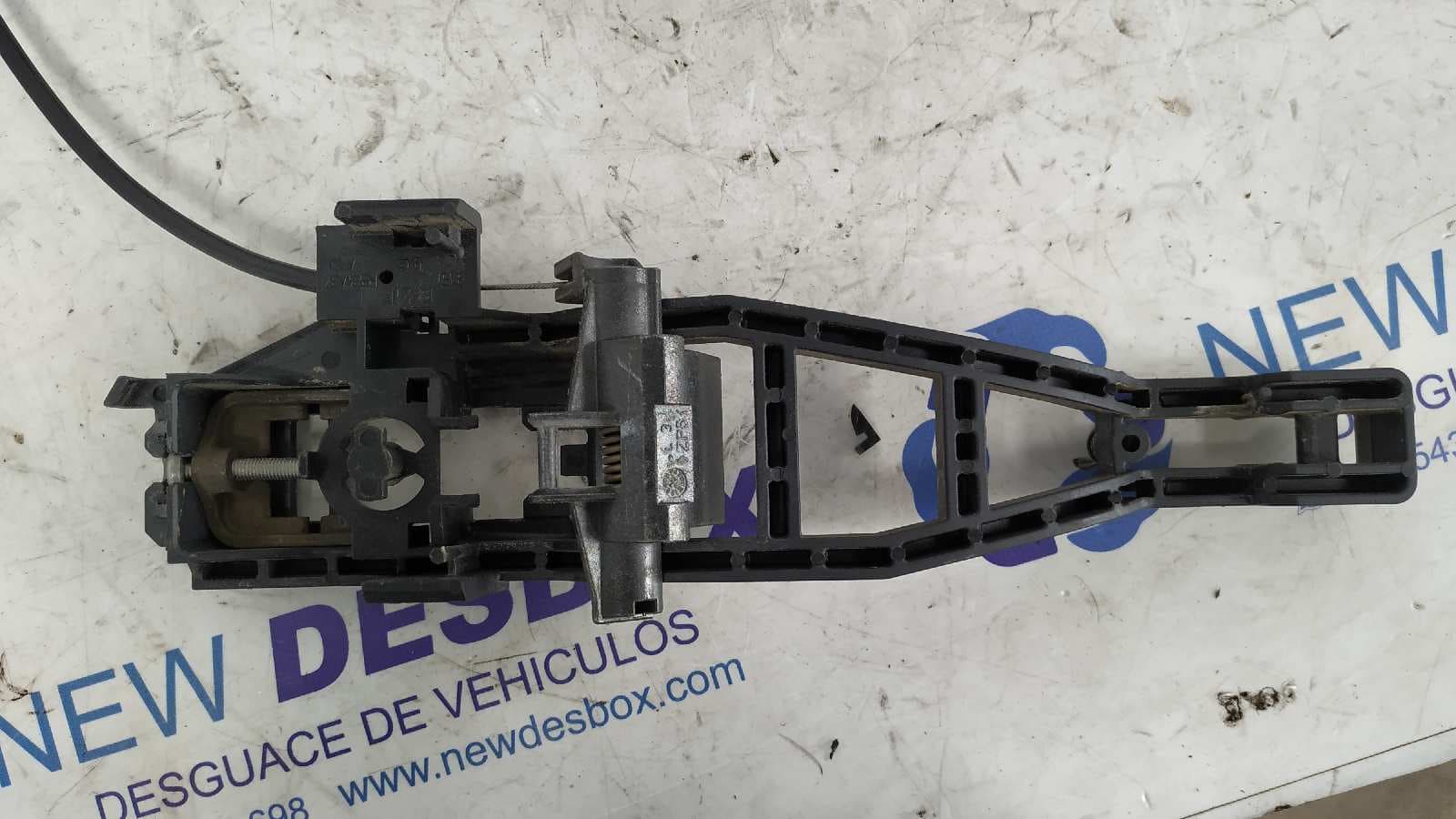 Recambio de CERRADURA PUERTA DELANTERA DERECHA para FORD FOCUS BERLINA (CAP) 1.6 CAT referencia OEM IAM    - GRIS 6